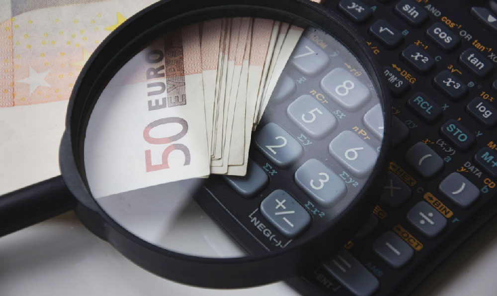 how to earn money while traveling: part-time jobs and side hustles