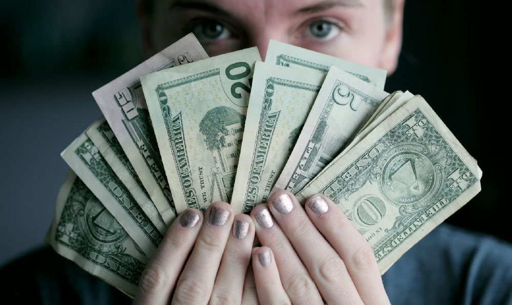 How Many YouTube Views Do You Need To Monetize, And How Much Will You Earn?

