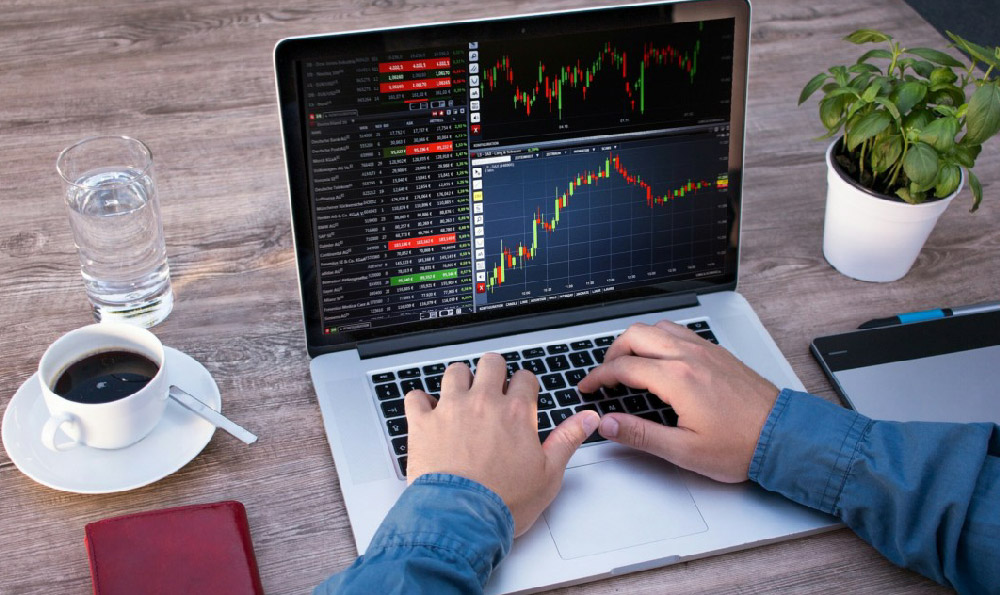 What Legal Fields Offer the Highest Salaries? & Which Law Specialties Are Most Lucrative?
