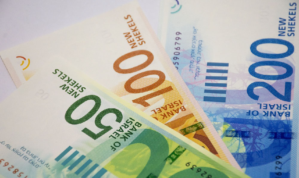 How Much Do Video Game Designers Earn? What's the Salary?
