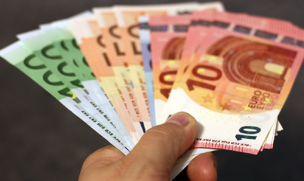 

How to Make Money Fast Online: Quick Tips for Earning Cash