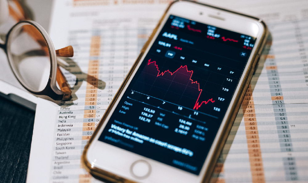 High Earning Potential for Nail Technicians? Average Salary Insights