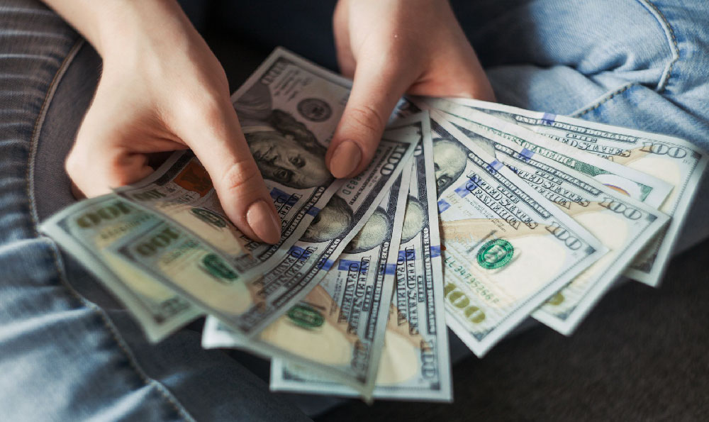 How Much Do Financial Planners Earn? What's Their Salary Range?
