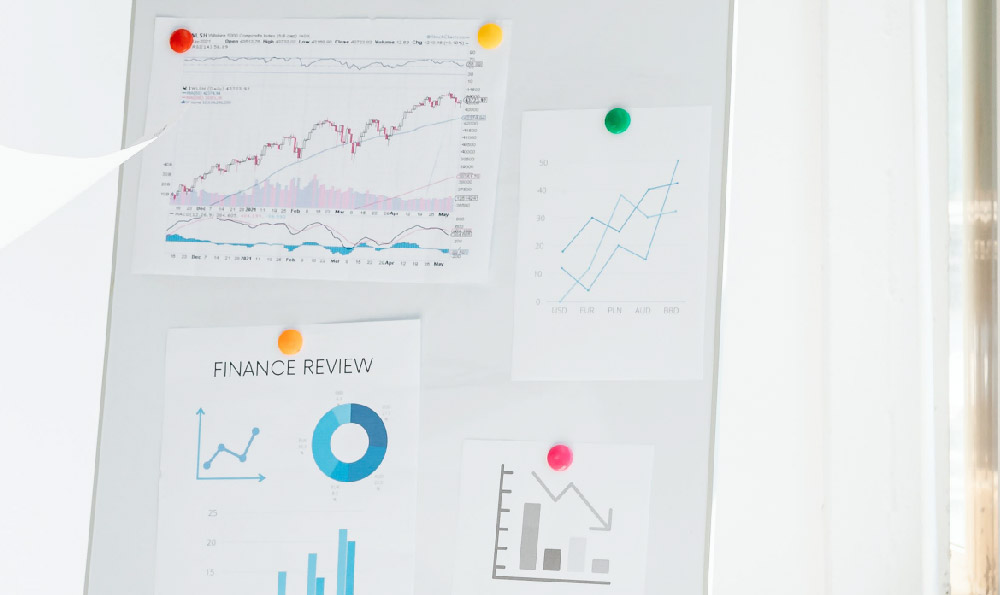 how does youtube earn money: revenue streams business model